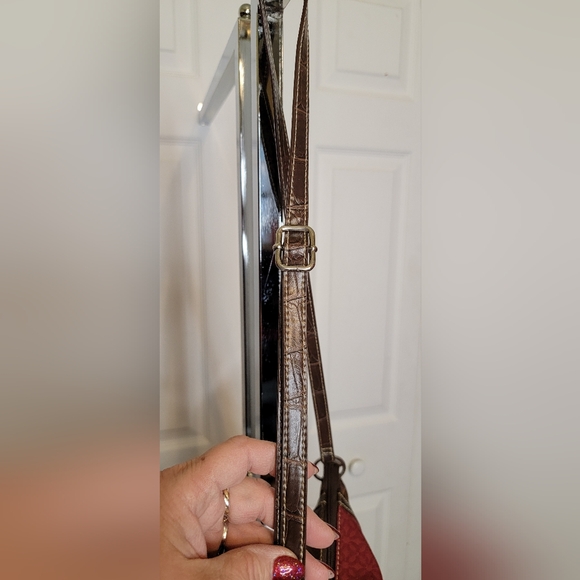 #561-Relic- Colorful Patchwork Crossbody Bag In Reds and Browns - Picture 10 of 12